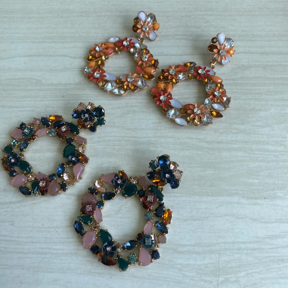 2 pairs of Gorgeous detailed drop earrings